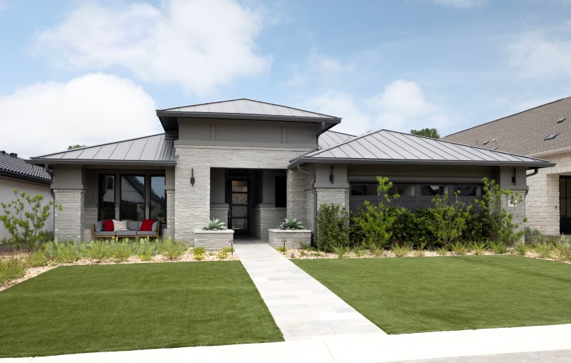 exterior of auburn model at kissing tree