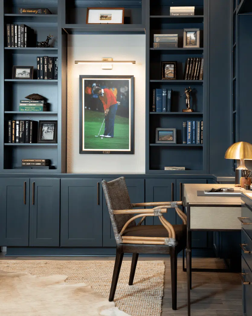 Living Room With Golf Player Photo on the Wall